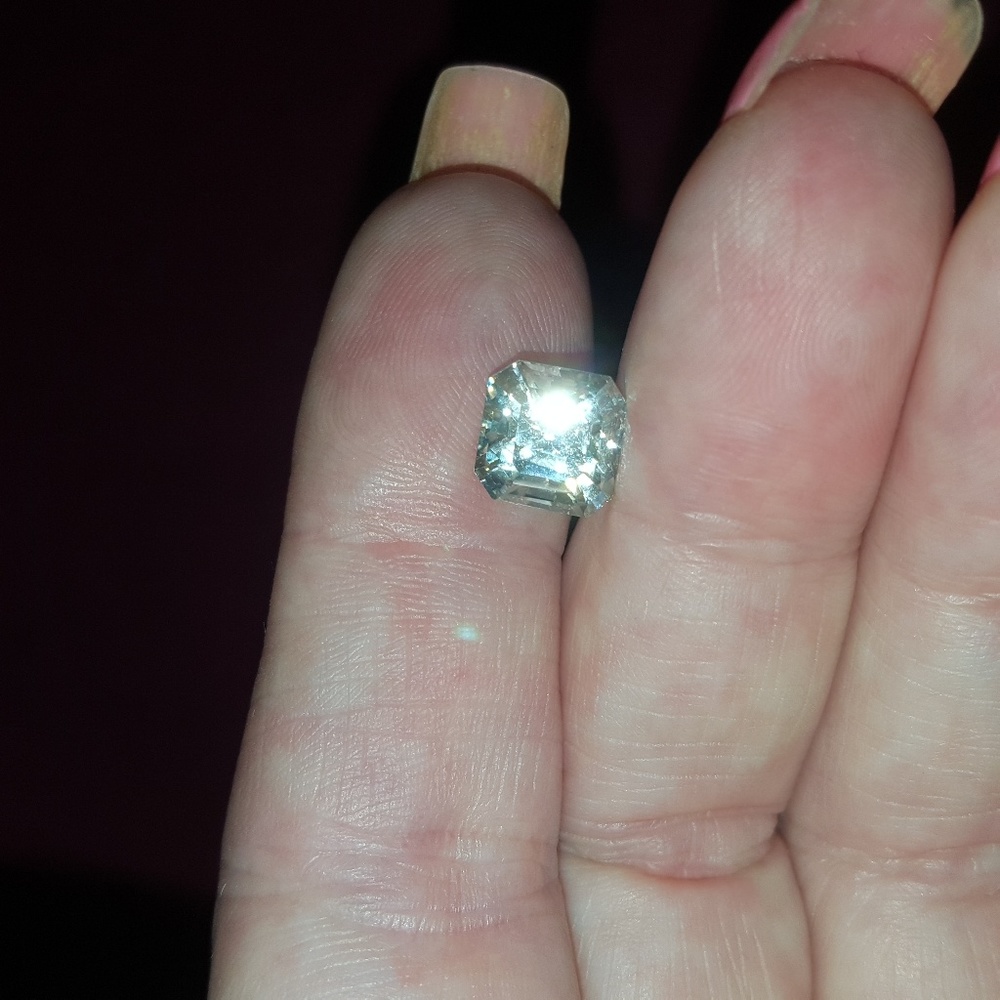 White Mossinite